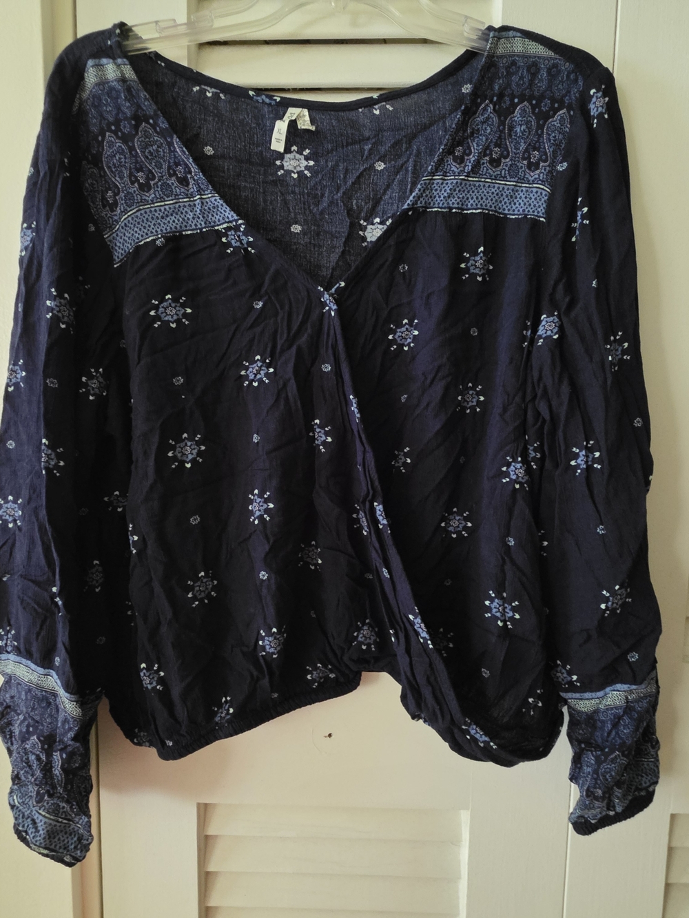 Mudd Navy Blue Floral V-Neck Boho Blouse